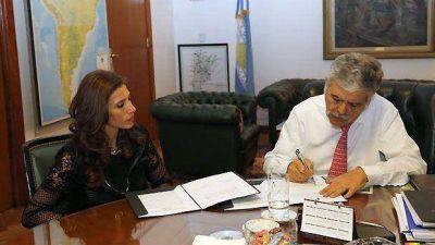 Santiago firm� acuerdo para mantener las tarifas el�ctricas