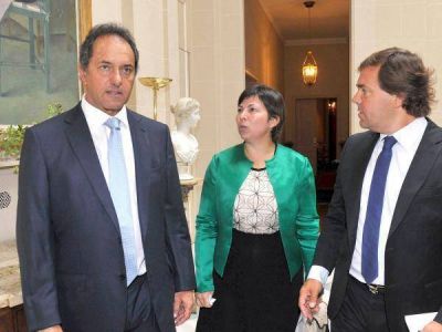 Scioli viene por viviendas en Z�rate, las que no trajeron el Intendente y Julio De Vido
