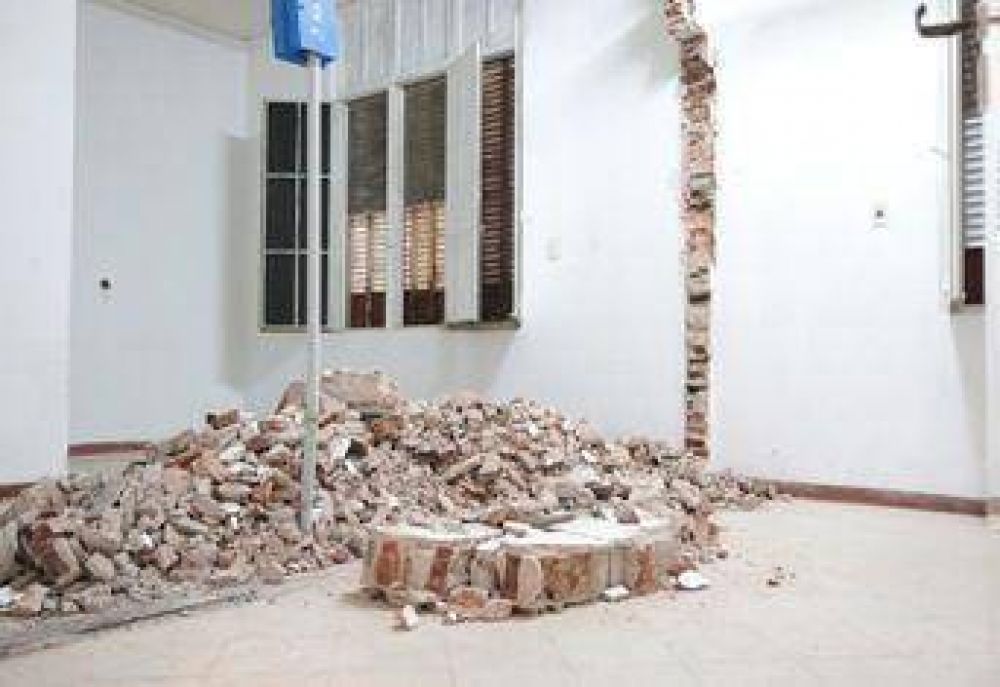 Cooperadora arregla ba�os del Hospital	