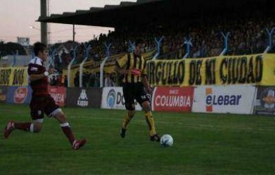 Santamarina se desahog� sobre el final, en otro triunfo que le hace aumentar la ilusi�n