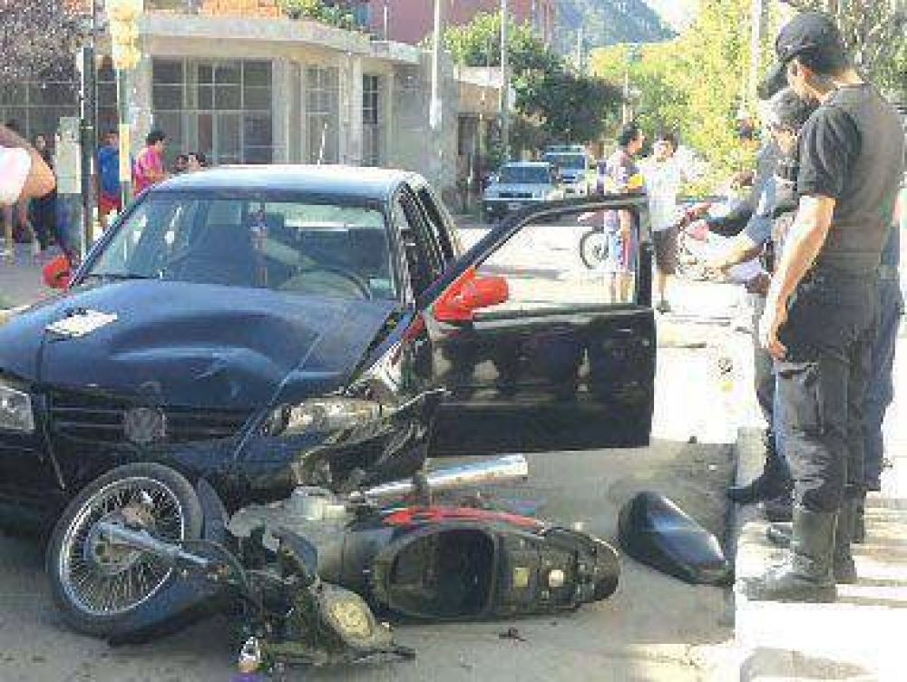 Una menor en grave estado y varios heridos tras seguidilla de accidentes