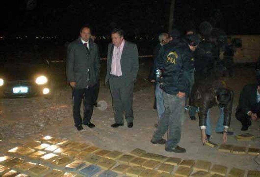 Compromiso de "limpiar" y combatir las drogas