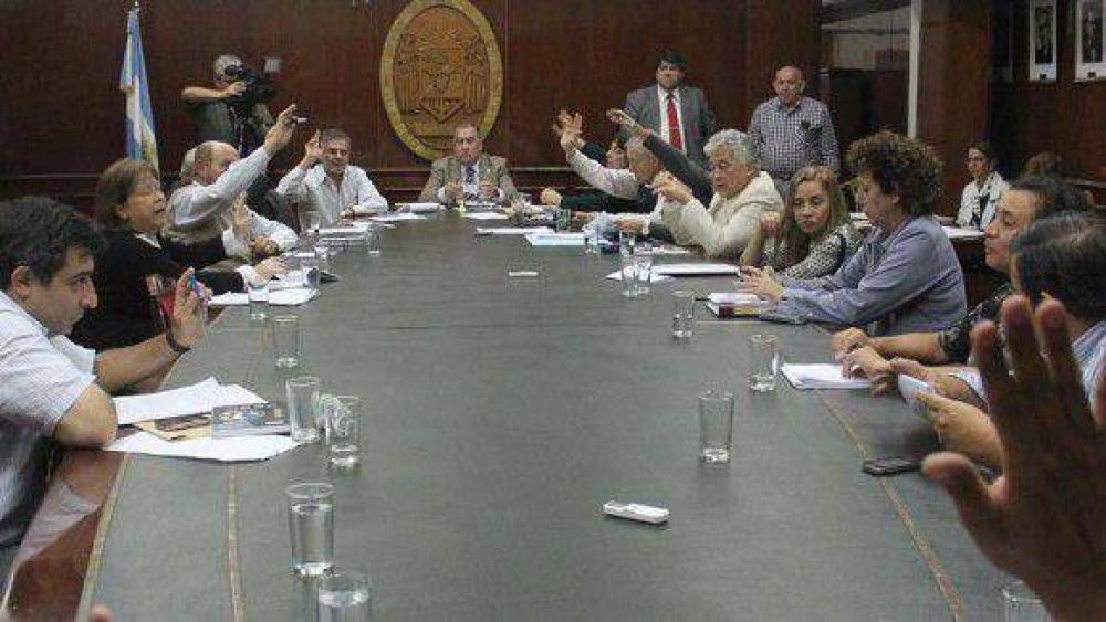 La UNT investigar� a docentes que colaboraron con la dictadura