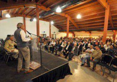 Inundaciones: Sapag acord� con los intendentes las obras prioritarias  