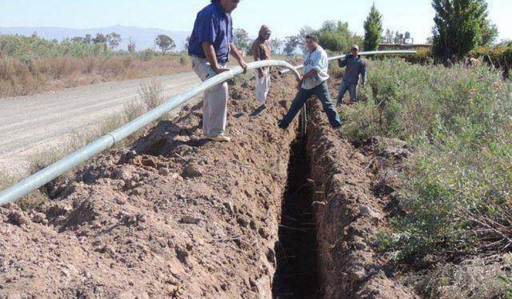 San Mart�n trabaja para ampliar la red de agua potable