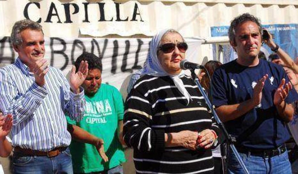 El Ej�rcito brinda ayuda social en villas porte�as