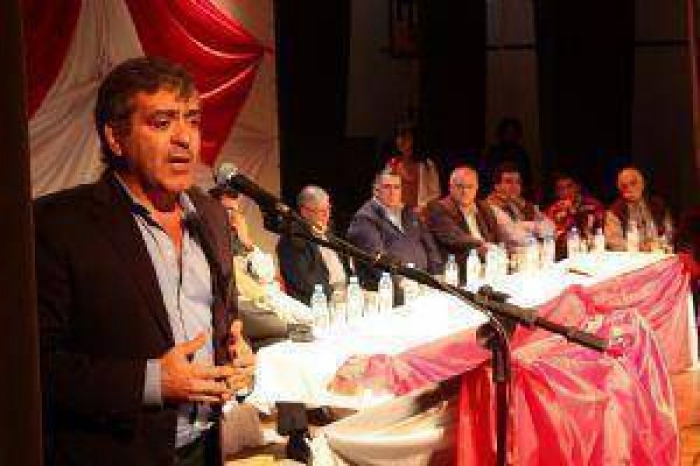 Cano quiere �terminar con un ciclo nefasto para las instituciones republicanas�