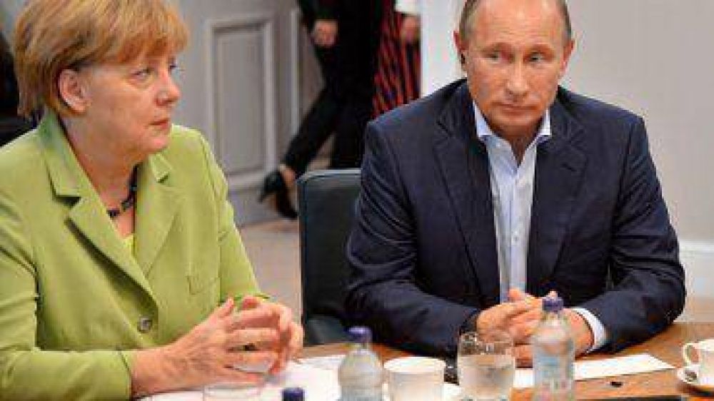 Putin le dijo a Merkel que Ucrania est al "borde de la guerra civil"