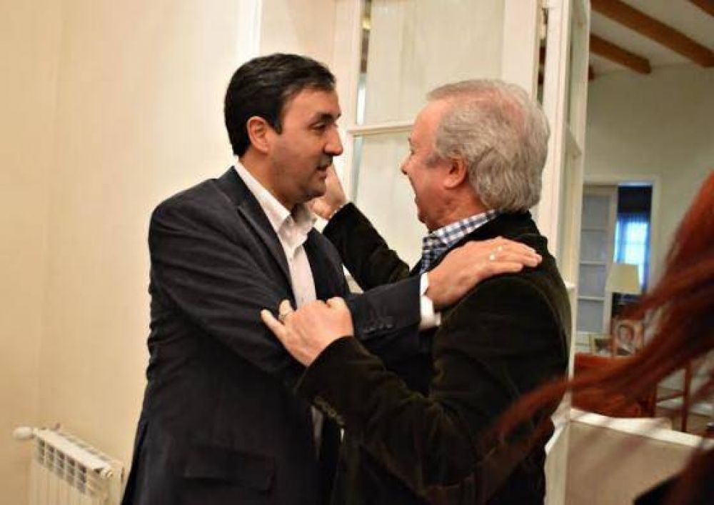 Entregan a Peralta propuesta de trabajo conjunto entre HCD R�o Gallegos y Gobierno Provincial 