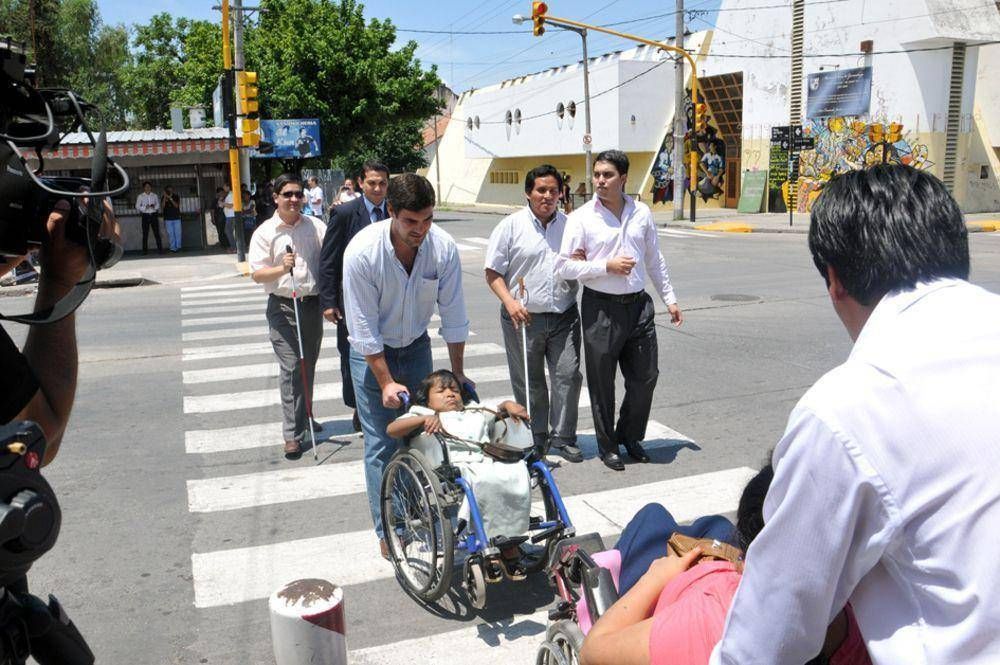 Habilitar�n d�rsenas exclusivas para discapacitados en el microcentro