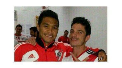 El Chili, escudero del Patr�n del Mal, "apret�" a los jugadores de River