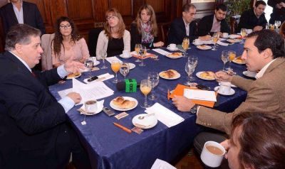 La salud de la provincia se muestra en Washington ante directivos de la OPS