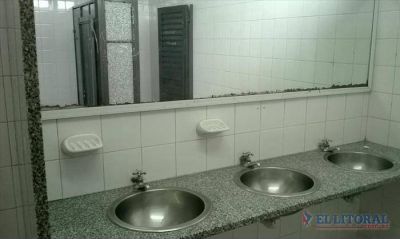 Contin�an sin agua en la Escuela Yrigoyen