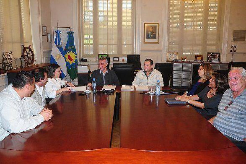 Anuncian acuerdo paritario para empleados municipales de Tigre