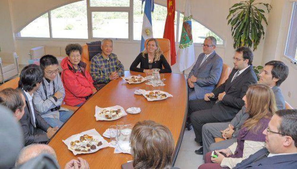 La ULP recibi� la visita del embajador de China en la Argentina