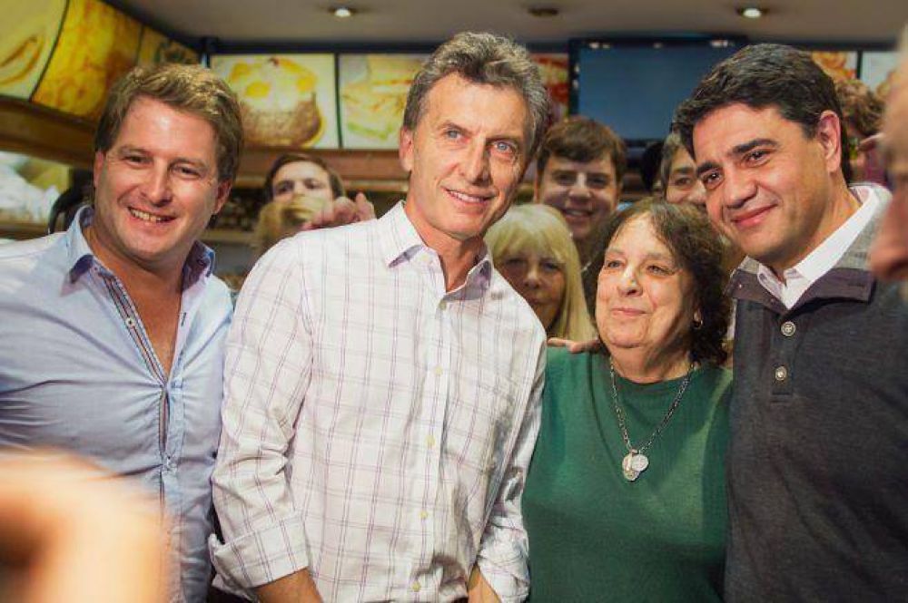 Los Macri y Campbell caminaron por San Fernando
