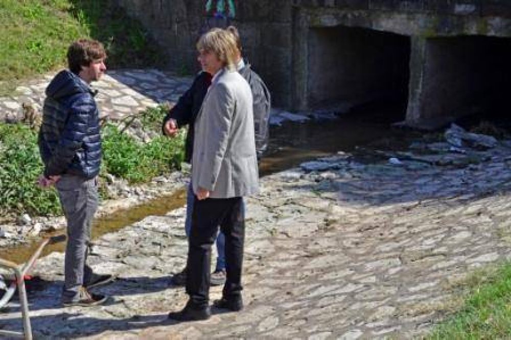 Construyen un nuevo reservorio en Carlos Casares y Acceso para evitar anegamientos los d�as de fuertes tormentas 