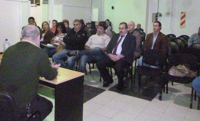 La Comuna particip� de exposici�n sobre centros comerciales a cielo abierto