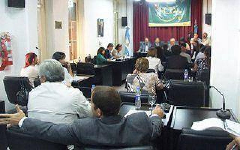 En la primera sesi�n, el FpV indag� sobre la renuncia de Giustozzi