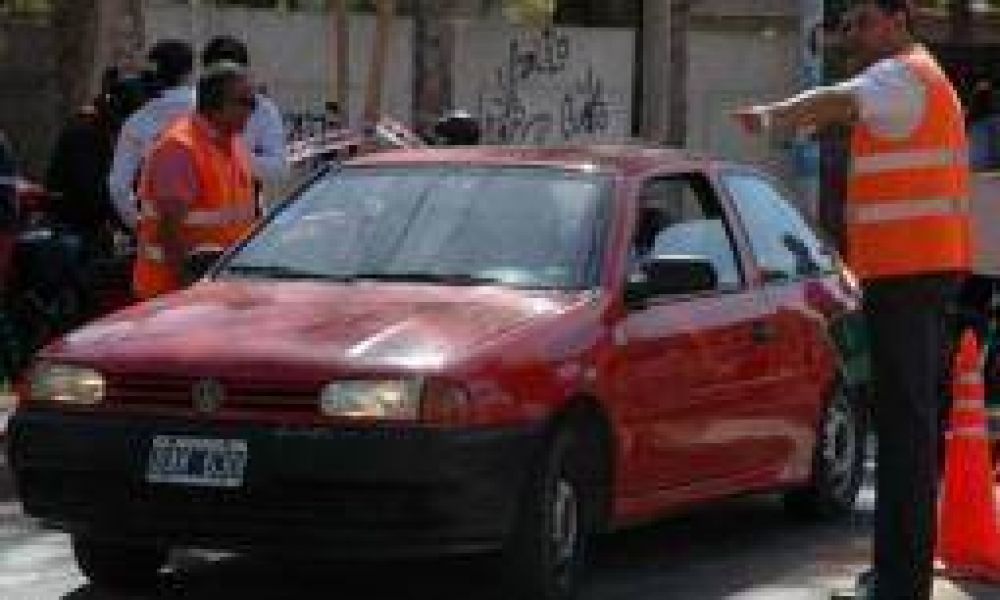 Anuncian rigurosos controles de tr�nsito para el �finde� largo