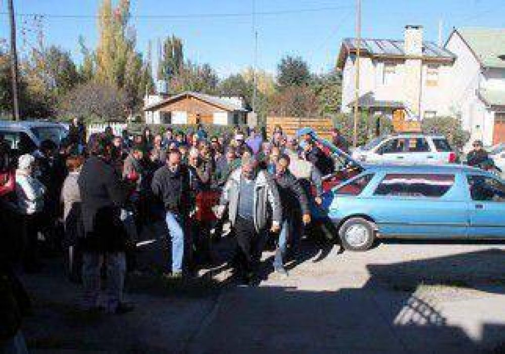 Despidieron los restos de Roca Jalil y sigue la b�squeda de los asesinos 
