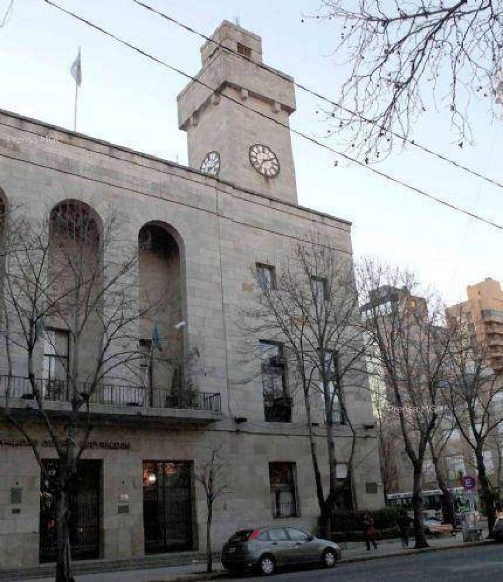 �Me parece un disparate que la Municipalidad haya gastado $43 millones en horas extras�