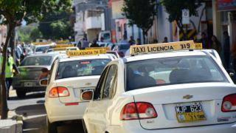 Taxistas y remiseros no se ponen de acuerdo en el porcentaje de la tarifa