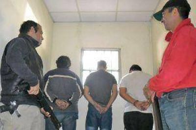 Banda de ladrones detenida ofrece $500 mil a quien los ayude a escapar