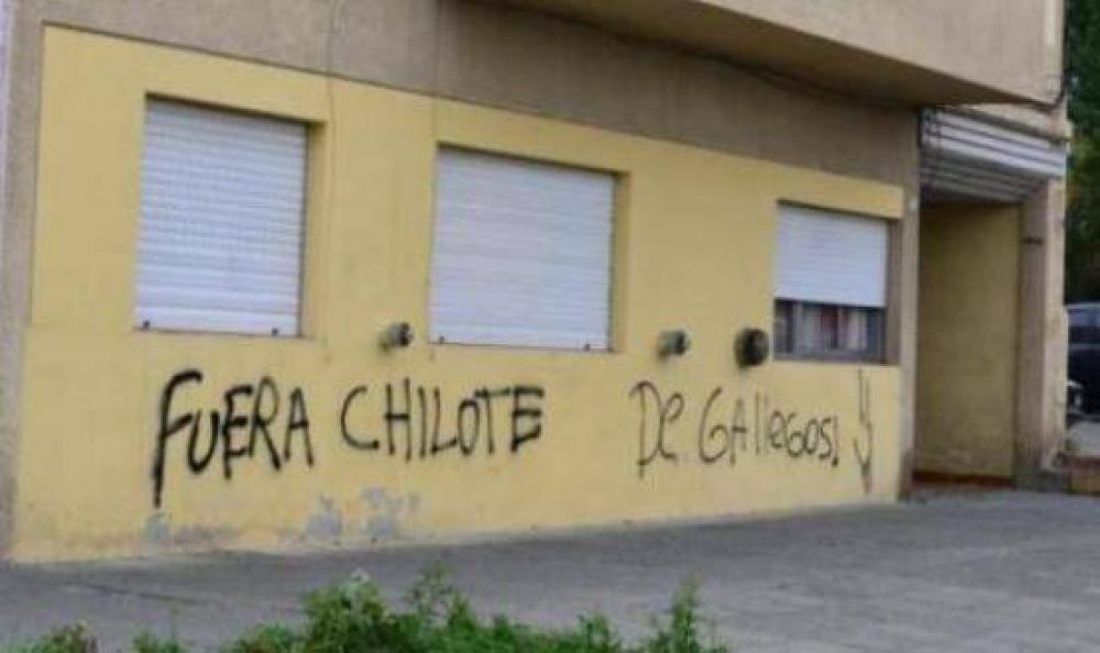Gareca repudi� las pintadas xen�fobas contra chilenos