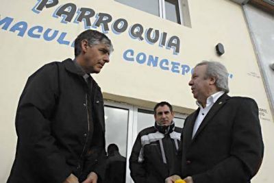 El gobernador Peralta comparti� la inauguraci�n de la nueva sede de C�ritas
