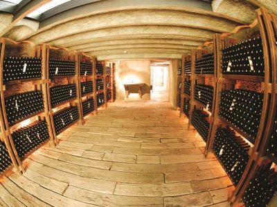 Habr� combis gratuitas para que los turistas recorran las bodegas
