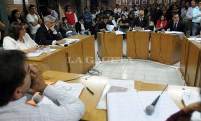 Bianco obtuvo su licencia y le piden que divulgue los contratos