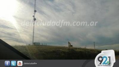 Avanza el tendido de la fibra �ptica a la vera de la Ruta 33