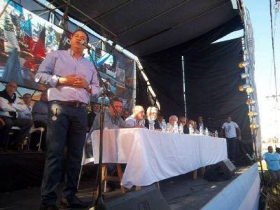 Junto a Juli�n Dom�nguez, SUPeH de Ensenada celebr� los dos a�os de la recuperaci�n de YPF