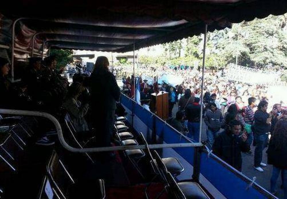 Miguel suspendio el acto para evitar enfrentamiento entre maestros