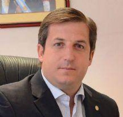 Sylvester: �Fue una l�stima no haber podido realizar un acto c�vico por una lamentable actuaci�n de los docentes�