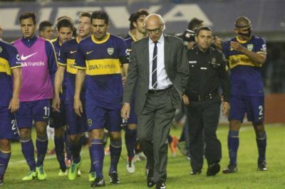 Carlos Bianchi: "Estoy bastante disconforme con los resultados, somos muy irregulares"