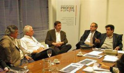Inundaciones: Arl�a encabez� reuni�n del Comit� de Cuenca del r�o Luj�n