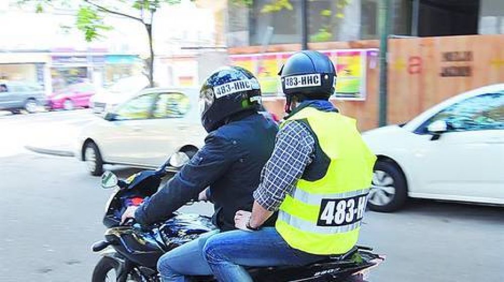 Aseguran que el chaleco y el casco con patente generar� inseguridad