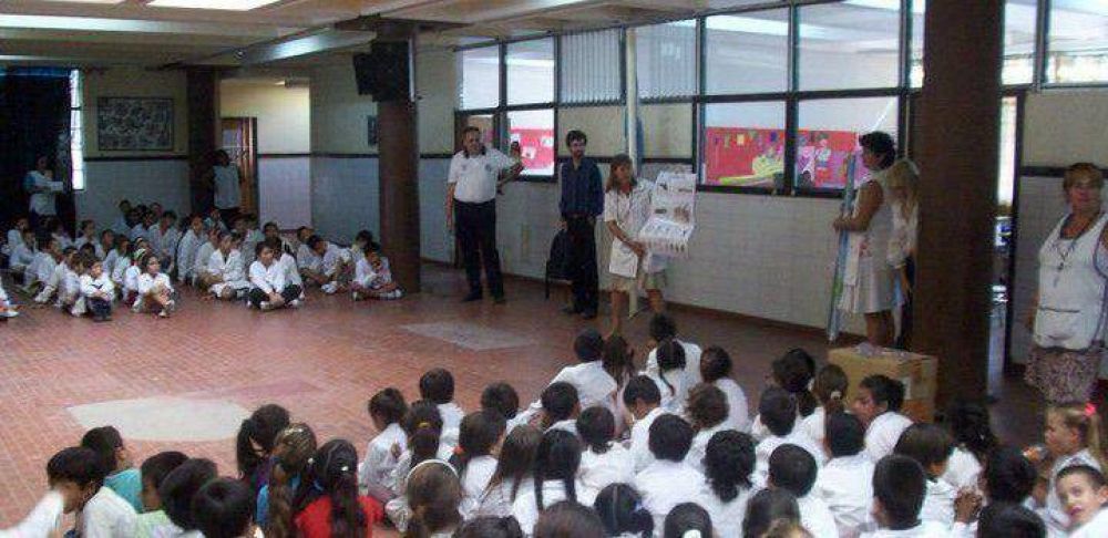 Fundaci�n Austral entregar� becas de nuevo programa