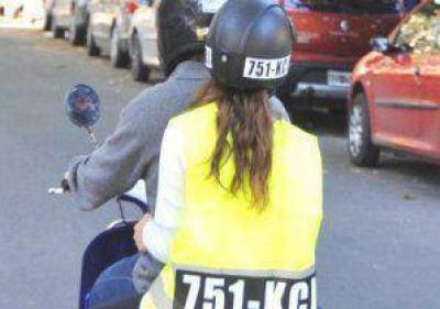 Casco y chaleco: no saben qui�nes controlar�n su uso