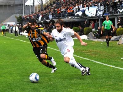 Quilmes va con tres cambios para enfrentar a Olimpo en el Centenario