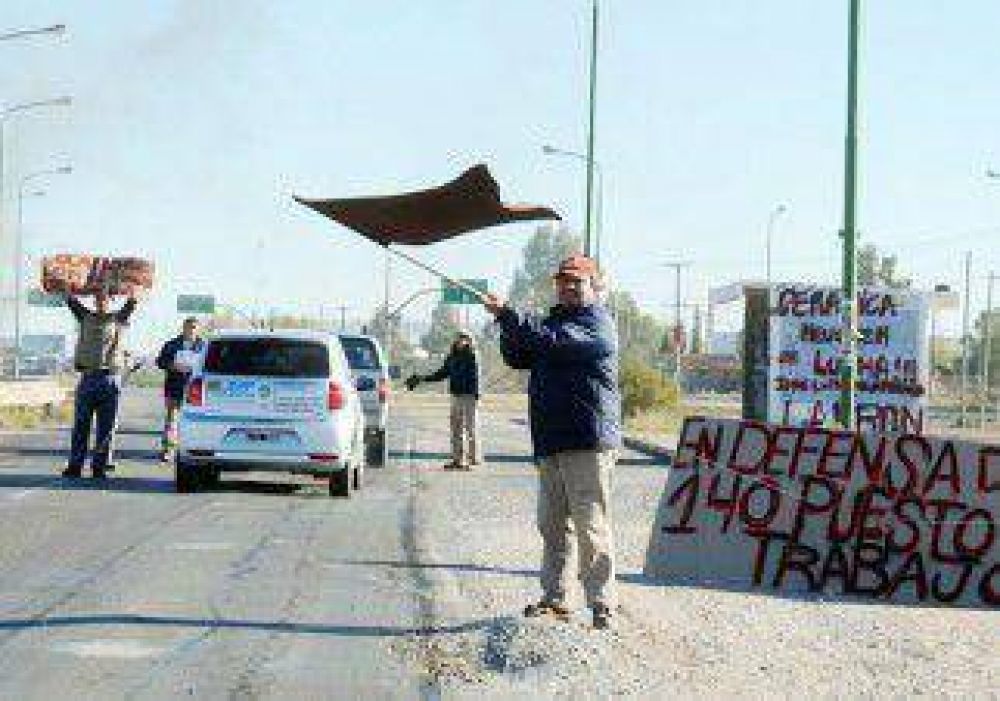 Ceramistas protestaron en la Ruta 7 