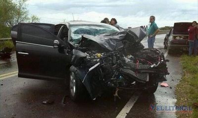 Impactante choque entre un cami�n y dos autom�viles cerca de Saladas