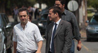 A Recalde lo bajaron del escenario en la primera reuni�n del PJ porte�o