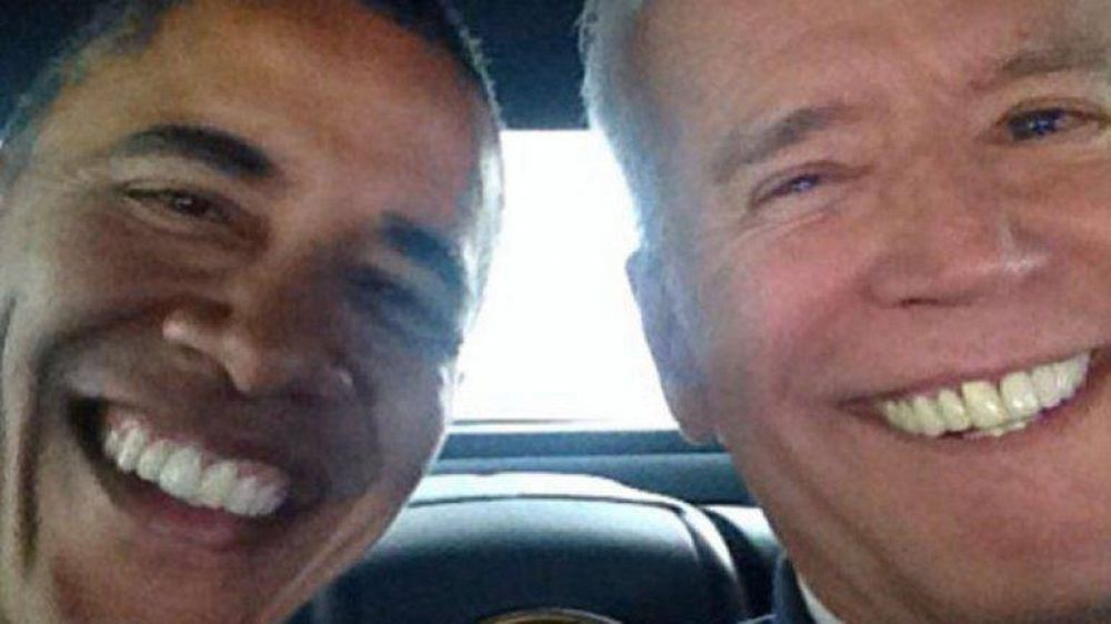 Biden estren su Instagram con una selfie junto a Barack Obama