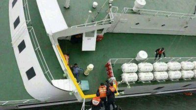 Buzos lograron entrar al barco hundido y ascienden a 28 los muertos