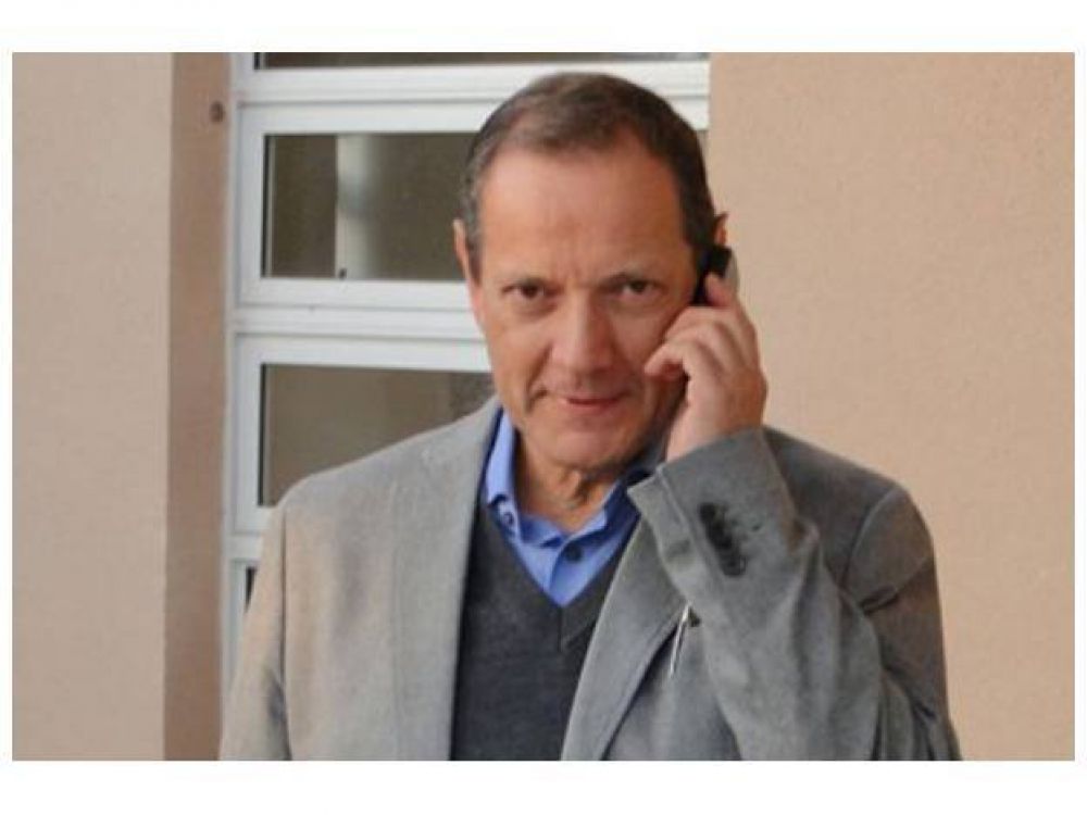 Uno de los m�dicos que oper� a la Presidenta practicar� una cirug�a en el hospital de Chajar�