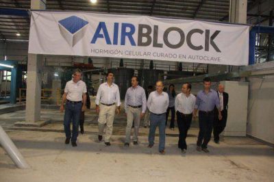 Capitanich y Bacileff Ivanoff recorrieron la Planta de hormig�n Airblock