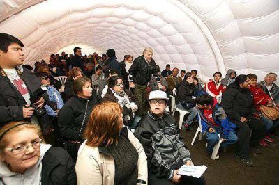 M�s de 160 lentes entregados en la primera jornada de los camiones sanitarios